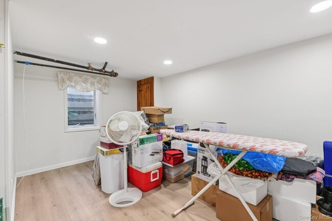 Building Photo - 21 Bayview Ct