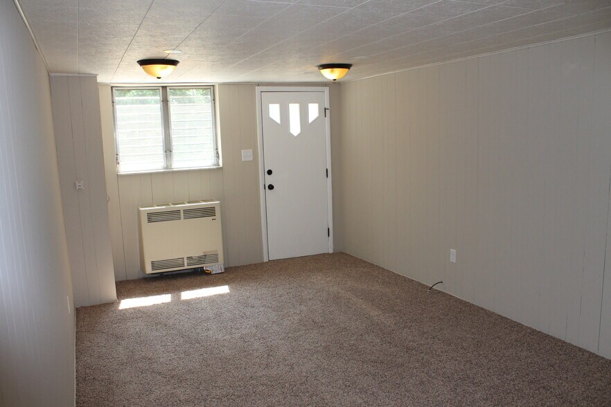 Building Photo - 300 Barclay Avenue