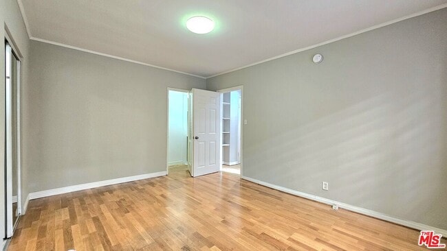 Building Photo - 1022 S Norton Ave