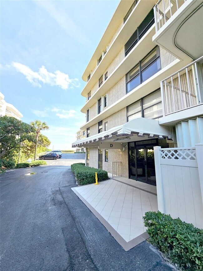 Building Photo - 3200 S Ocean Blvd