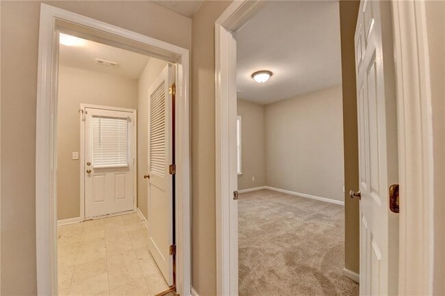 Building Photo - 4021 Edgecomb Dr