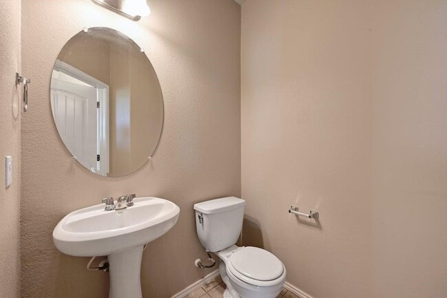 Building Photo - 374 Wincliff Dr