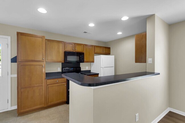 Building Photo - Charming 3BR Home with Private Fenced Backyard in Hunter’s Bend – Move-In Ready!