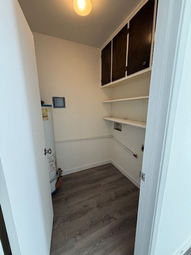 Building Photo - Price Reduced Completely remodeled and beautiful 2 Bedroom apartment available - Contact Property...