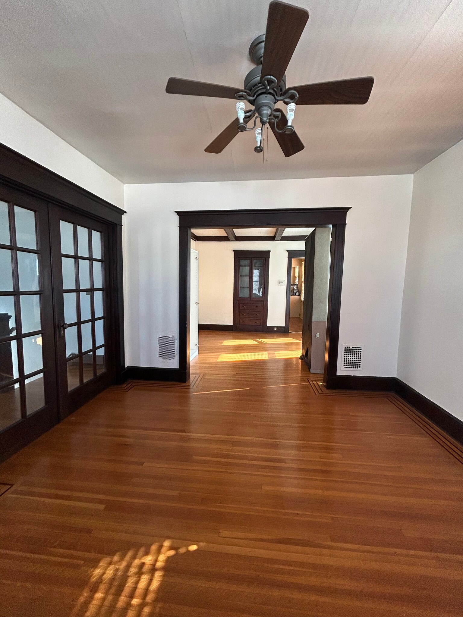Living room/dining room - 187 Alden Ave