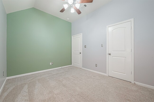 Building Photo - 6015 Hewes Point Ln