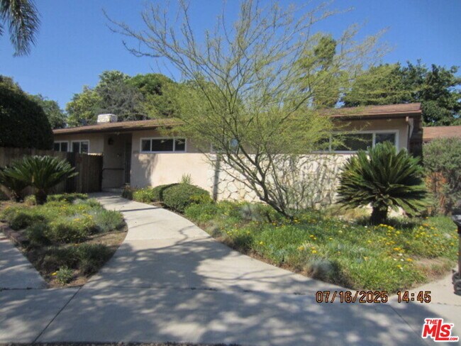 Primary Photo - 12715 Hartland St