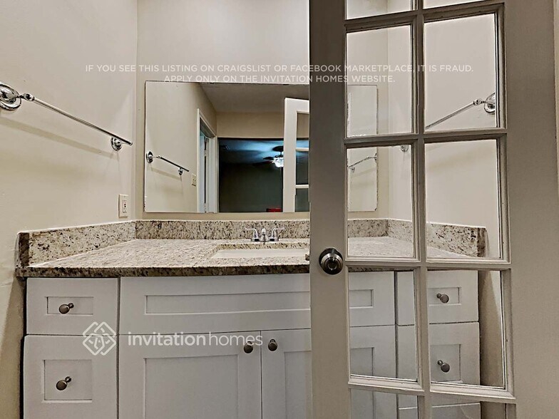 Building Photo - 2239 Middle Creek Dr