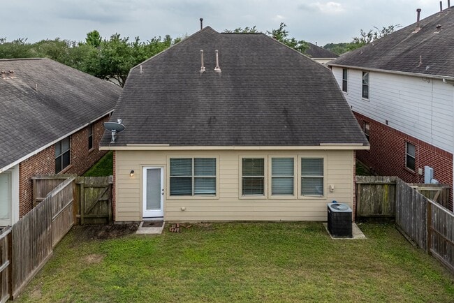 Building Photo - 1702 Bonnyton Ln