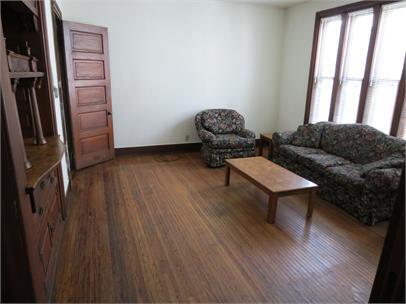 Building Photo - 604 W Elm St