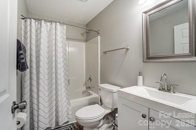 Building Photo - 5519 Waverly Lynn Ln