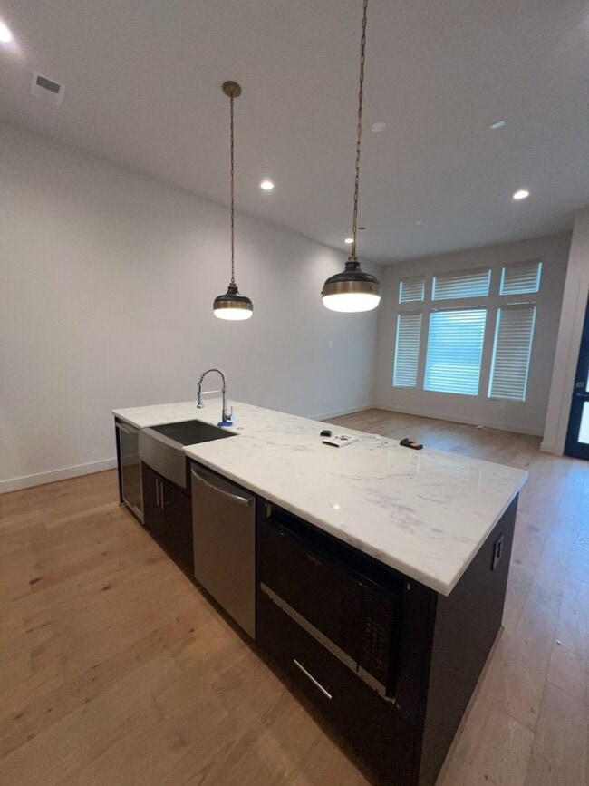 Building Photo - 2414 Gray St