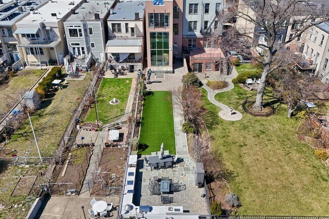 Building Photo - 438 Gregory Ave