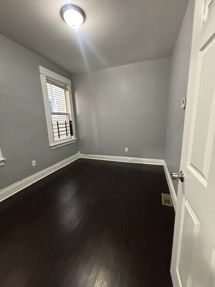 Building Photo - 182 N 17th St