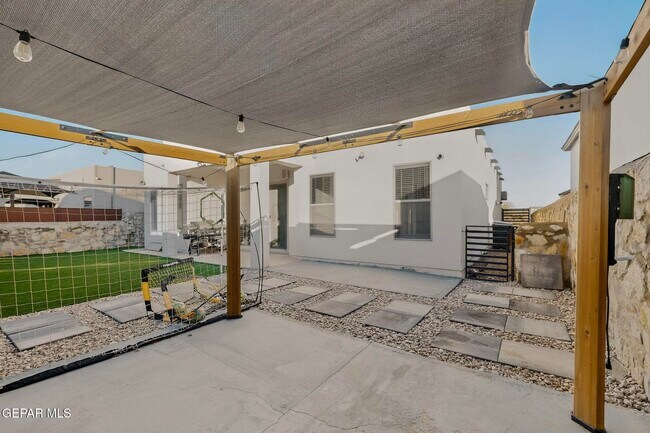 Building Photo - 905 Witton Pl