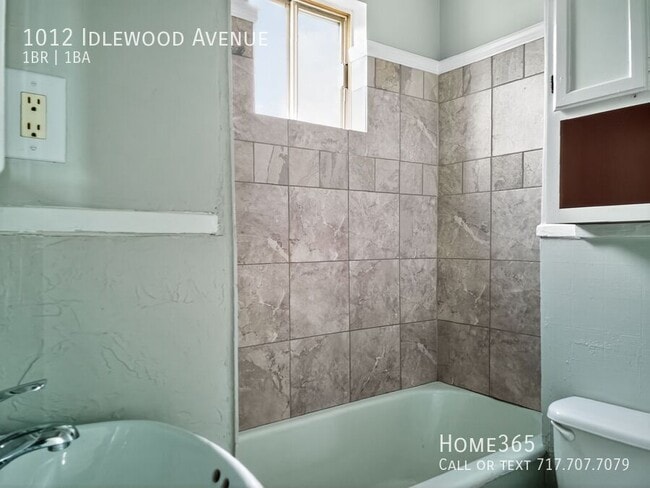 Building Photo - 1012 Idlewood Ave