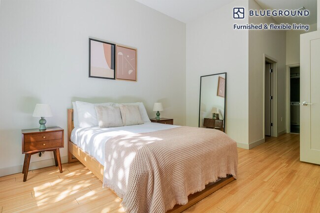 Building Photo - 320 D St