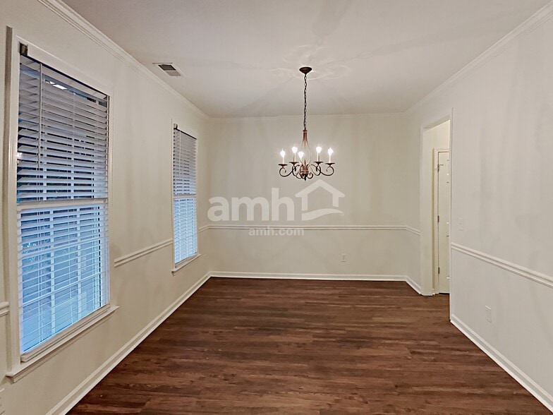 Building Photo - 503 Oriole Farm Trail