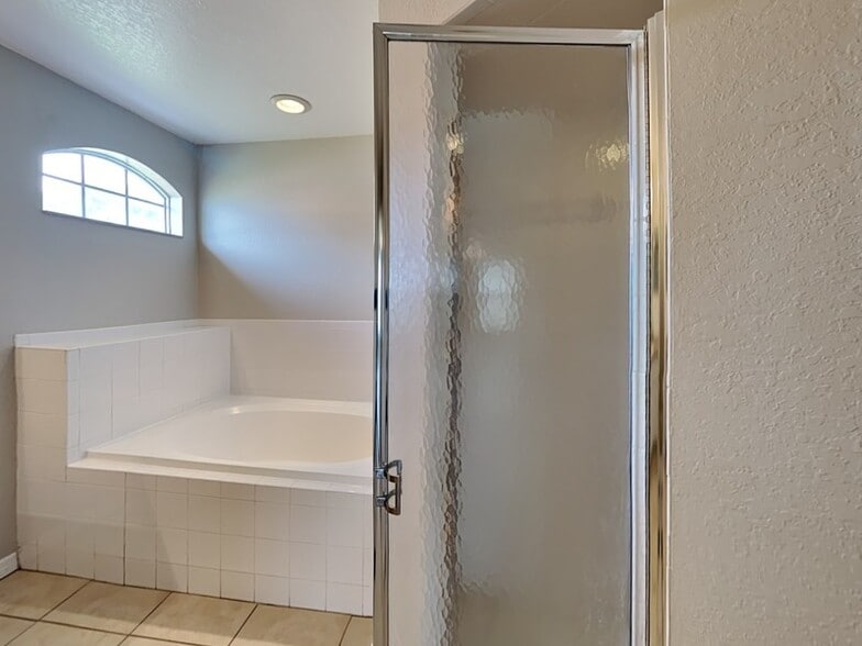 Building Photo - 817 Highland Crest Loop