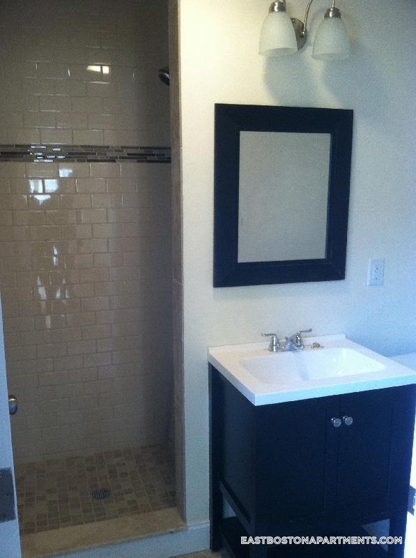 Building Photo - 342 Meridian St