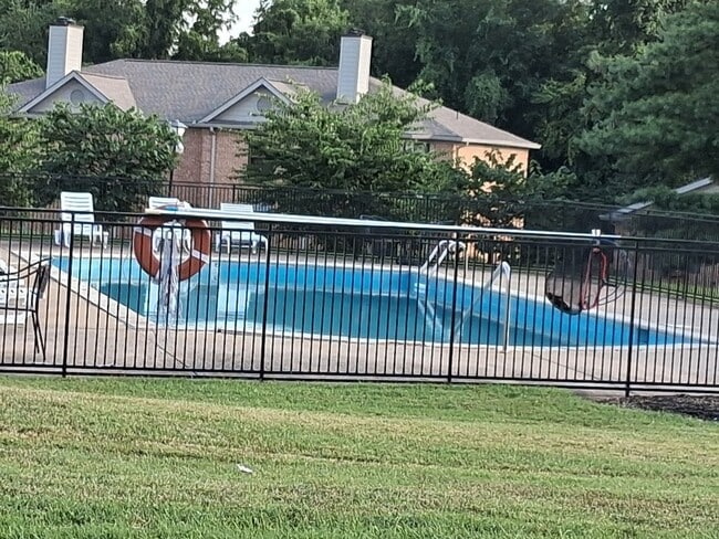 Building Photo - 125 Ellington Pl