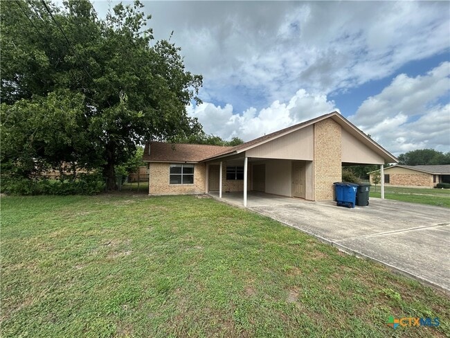 Primary Photo - 1324 S Mesquite Ave