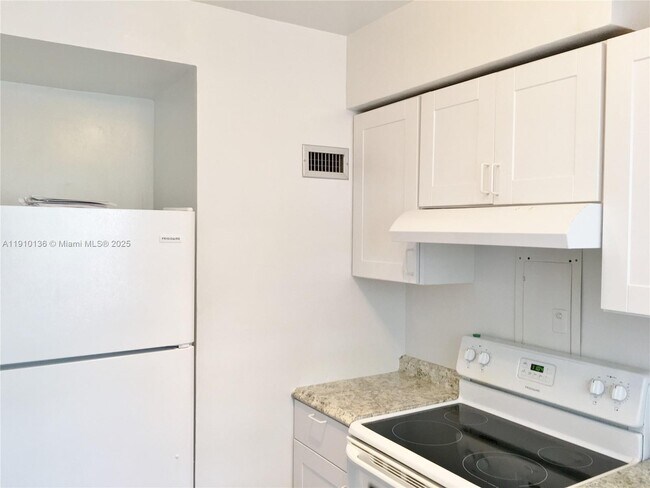 Building Photo - 5545 SW 80th St