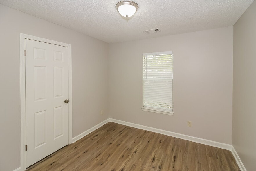 Building Photo - 6640 Elmore Ridge Ln