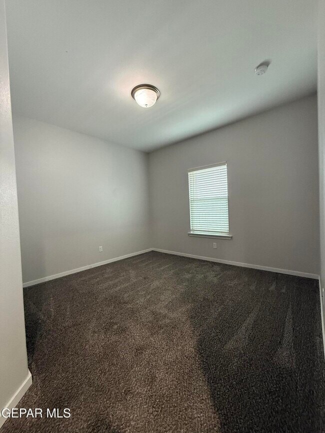 Building Photo - 804 Blingwood