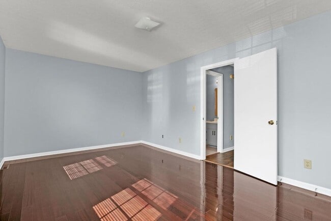 Building Photo - 110A Melanie Ln