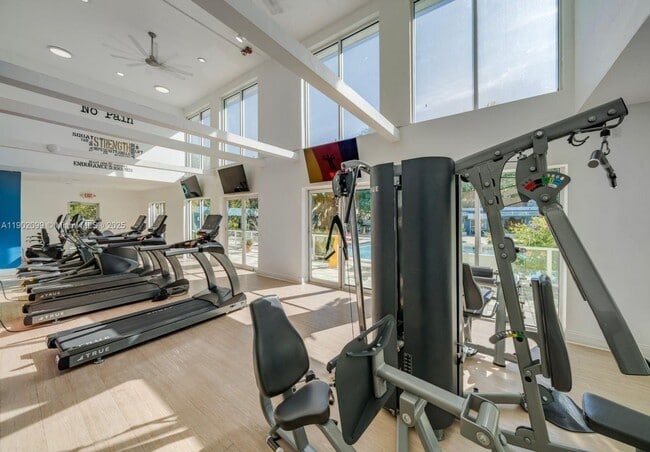 Building Photo - 5215 NE 3rd Ct