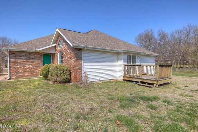 Building Photo - 301 W Briarbrook Ln