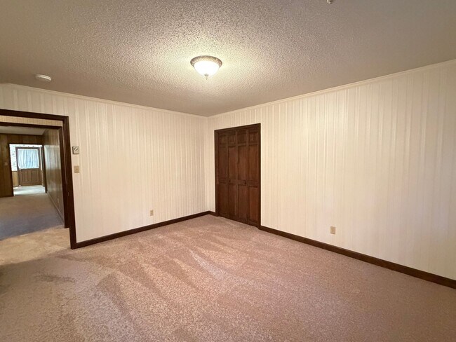 Building Photo - Liberty / Alamance County