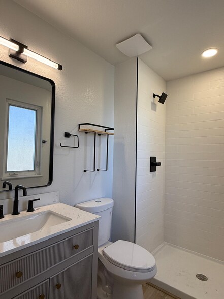 Building Photo - 5531 W Louisiana Ave