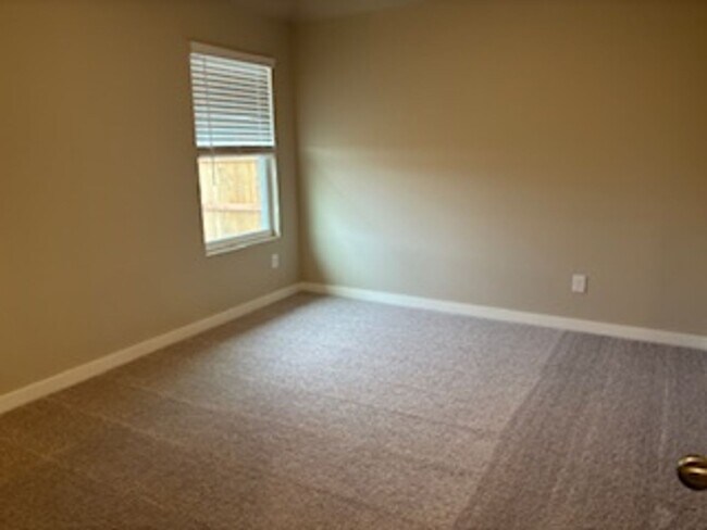 Building Photo - Home for rent