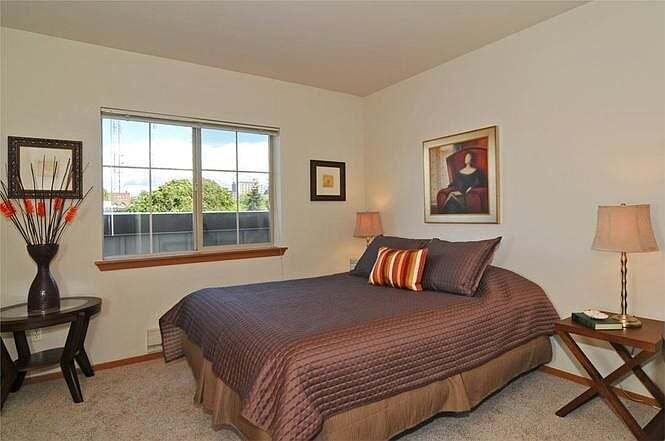 Building Photo - 1125 E Olive St