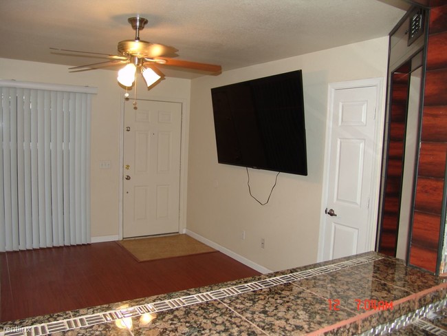 Building Photo - 2 br, 2 bath Condo - 1331 West Baseline Ro...