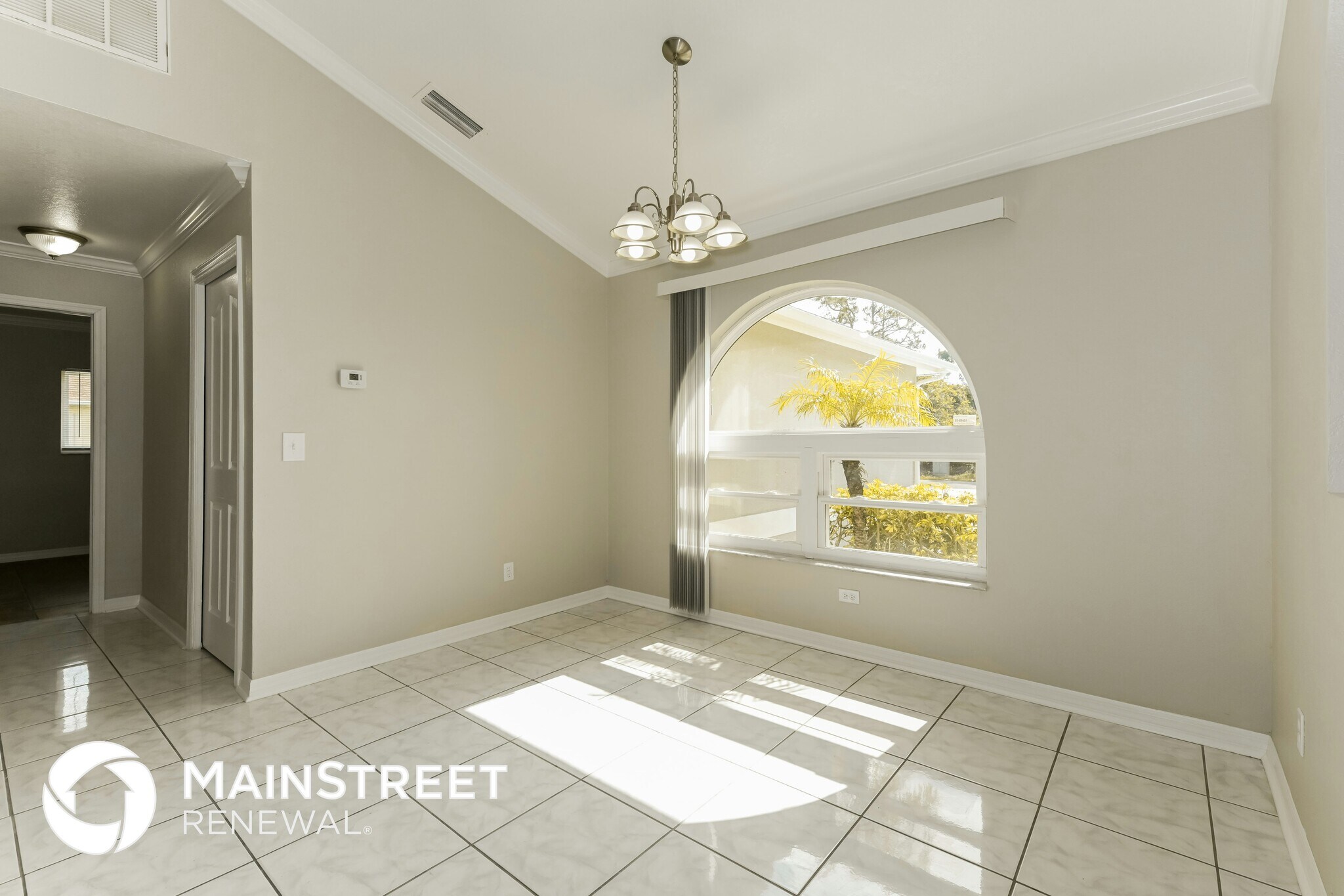 Building Photo - 1045 Albany Ave