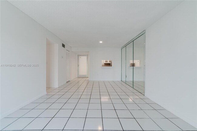 Building Photo - 1428 Euclid Ave