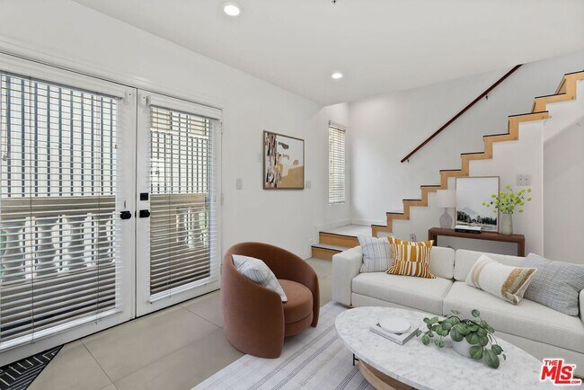 Building Photo - 3854 Beethoven St