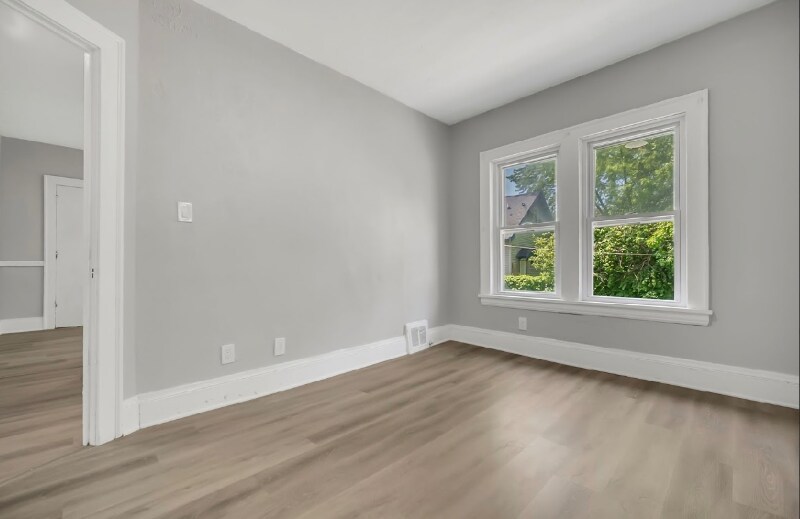 Building Photo - 3690 E 139th St