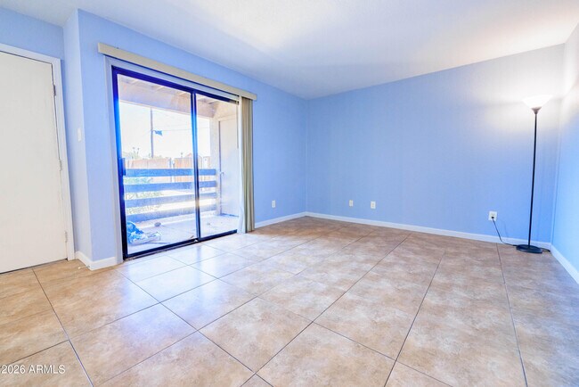 Building Photo - 1241 N 48th St