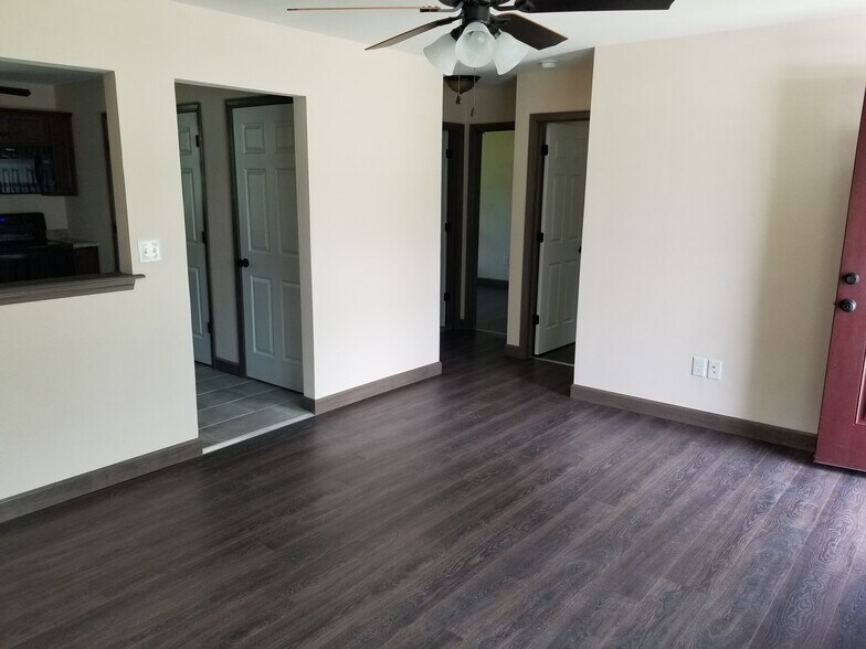 Building Photo - 434 Eagles Way