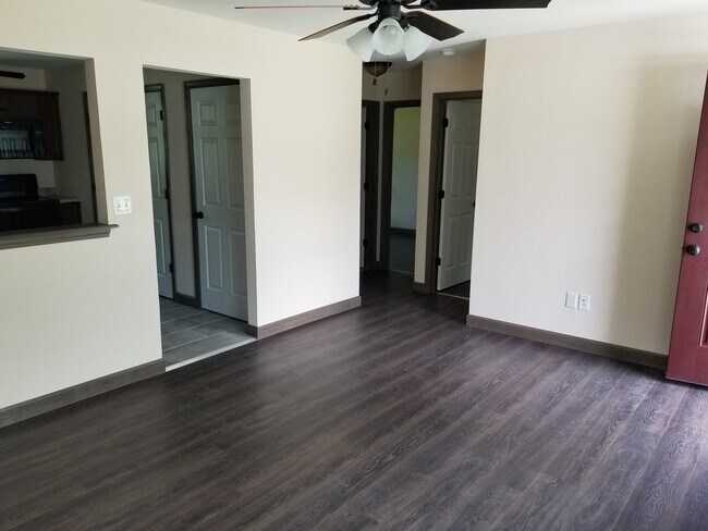 Building Photo - 434 Eagles Way