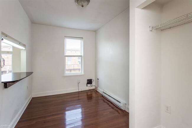 Building Photo - 3 br, 1 bath Triplex - 1539 CECIL B MOORE ...