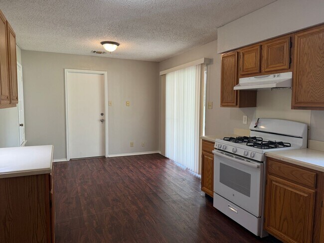 Building Photo - 5203 Village Row