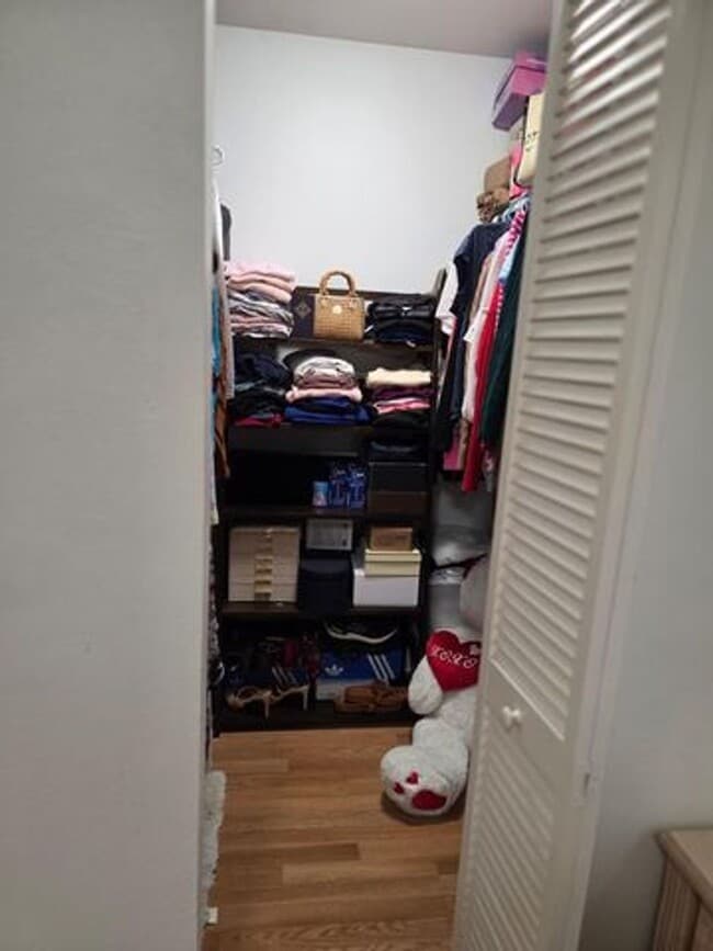 Building Photo - 810 Sandtree Dr