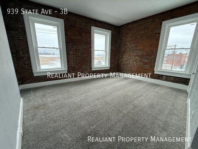 Building Photo - 939 State Ave