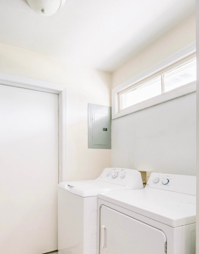 Building Photo - 9 Berkley Pl