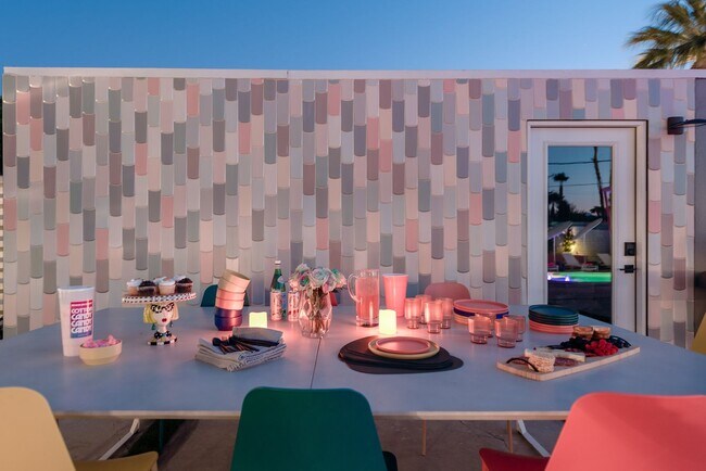 Building Photo - Retro Chic Oasis Saltwater Pool, Spa & Mnt...